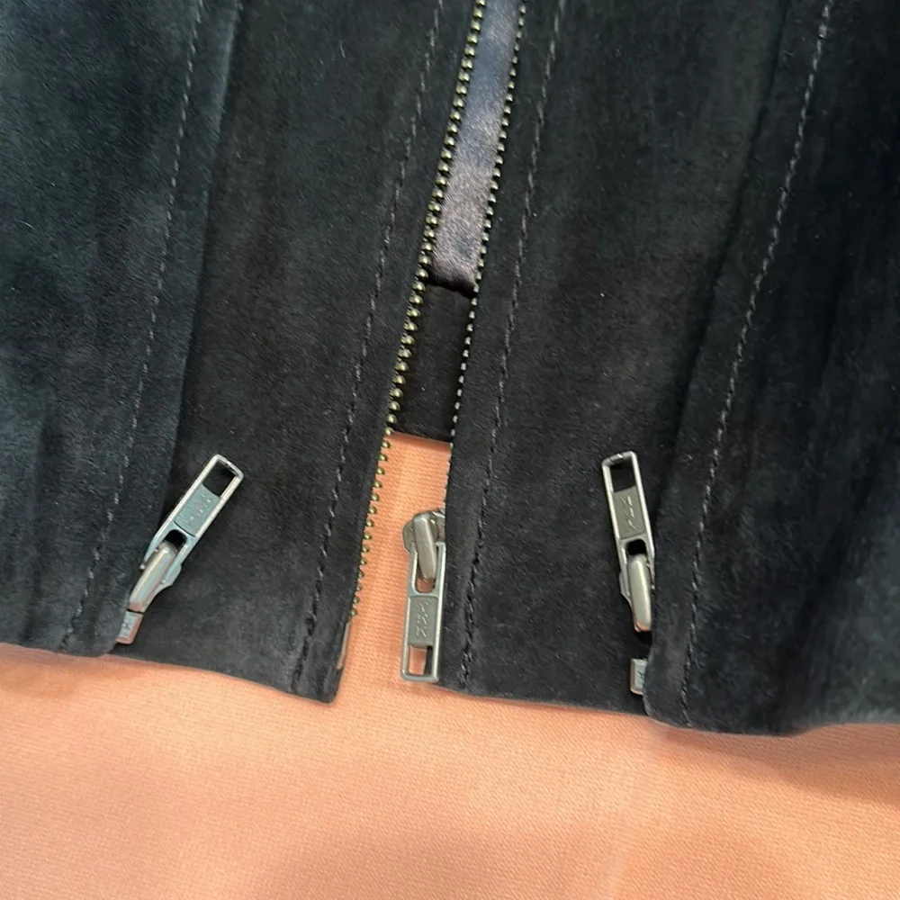 New Suede and leather jacket. Size medium. Black.